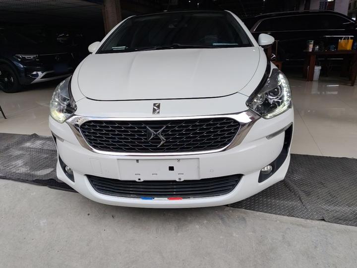 5 2015 1.8T Luxury THP200 photo 2