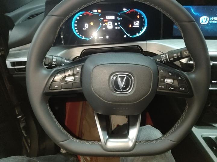 CS35PLUS 2021 Facelift NE 1.4T DCT Luxury photo 6