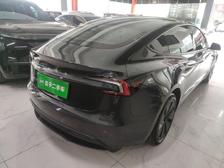Model 3 2023 RWD photo 4