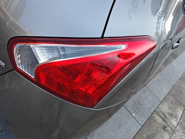 Tiida 2011 1.6L CVT Smart photo 7