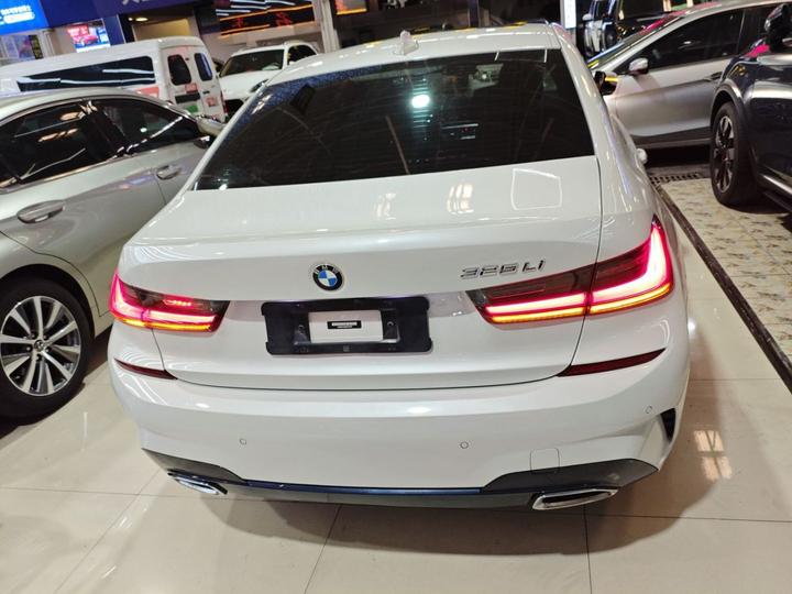 3 Series 2022 325Li M Sport Package photo 3