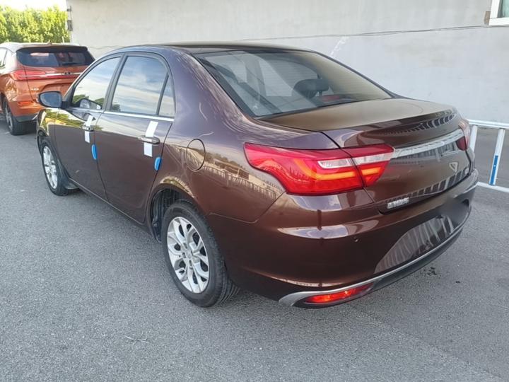 Vision 2018 1.5L AT photo 4