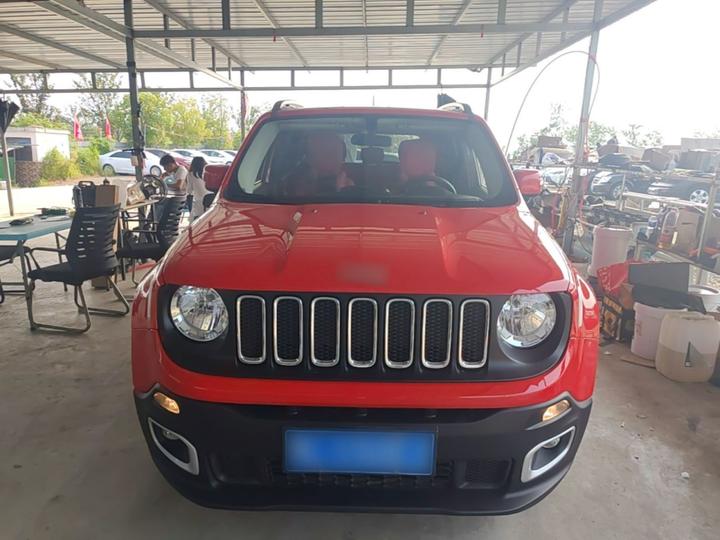 Renegade 2018 180T AT photo 2