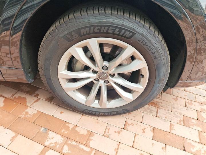 Q7 EV 2019 55 e-tron photo 8