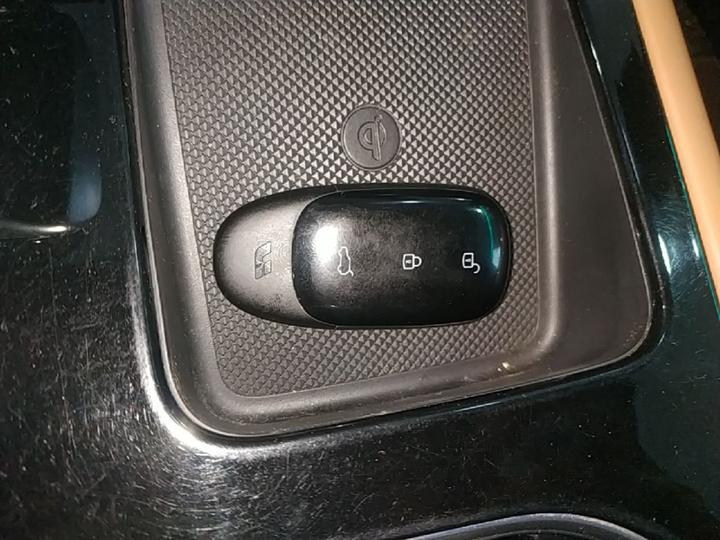Li Auto ONE 2021 EREV 6-Seater photo 8