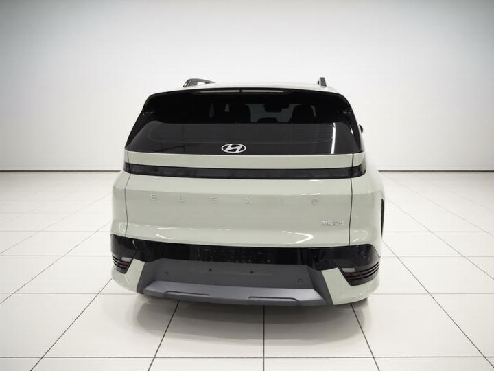 EO 2025 RWD TECH 64.2kWh photo 5