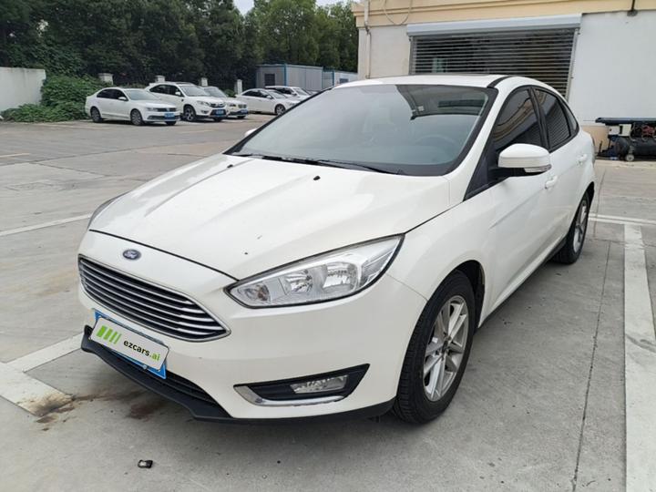 Focus 2017 Sedan 1.6L MT Fashion