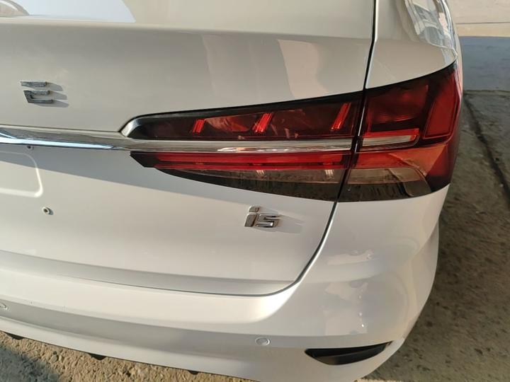 i5 2021 1.5L MT Platinum photo 7