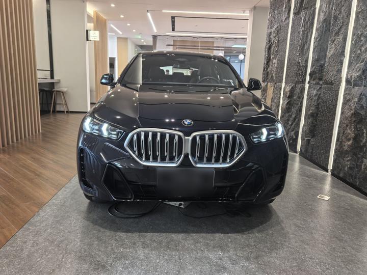 X6 2023 xDrive40i M Sport Package photo 2