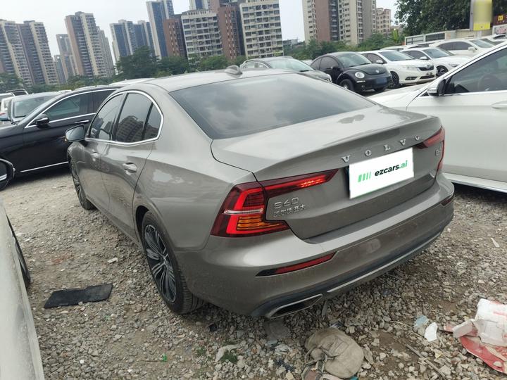 S60 2022 B4 Luxury photo 4