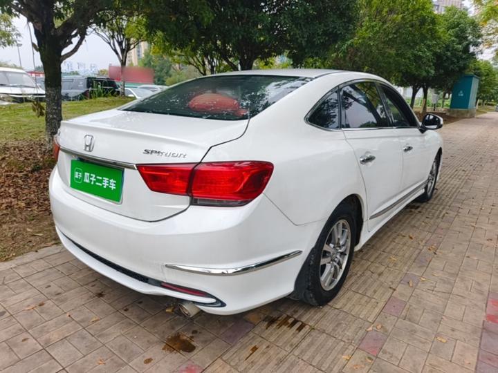 Spirior 2015 2.0L Premium photo 6