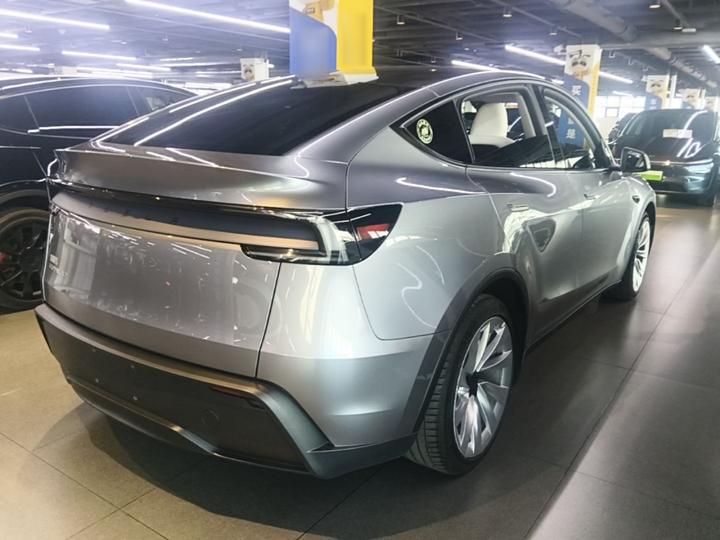 Model Y 2025 Facelift Long Range AWD photo 6