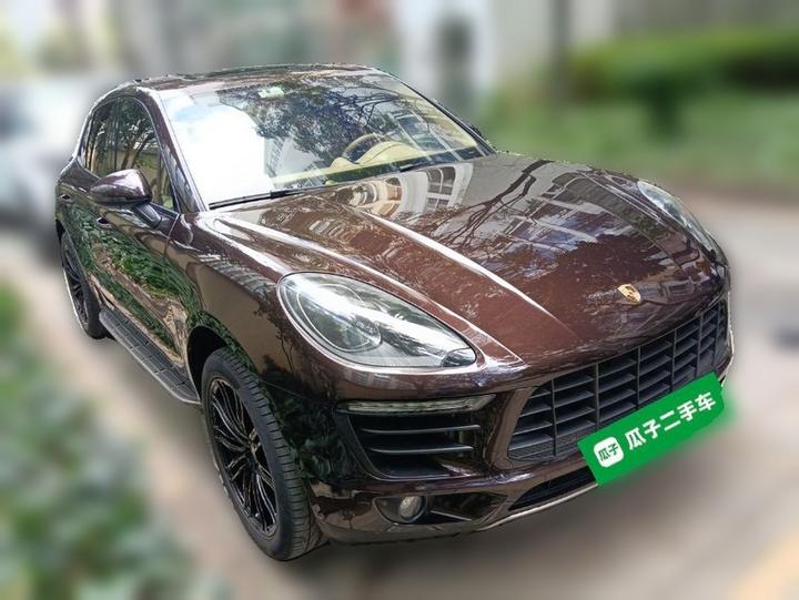 2017 Macan 2.0T photo 3