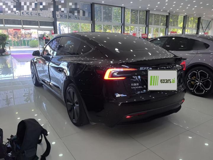 Model 3 2023 RWD photo 4