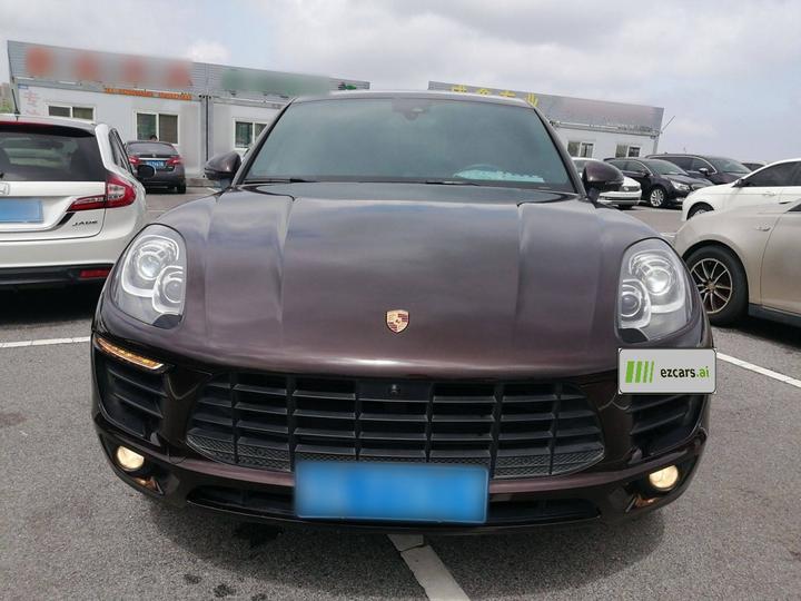 2017 Macan 2.0T photo 2