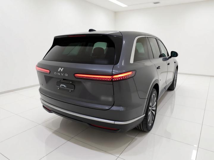 L90 2025 Ultra 6-Seater 60 photo 4