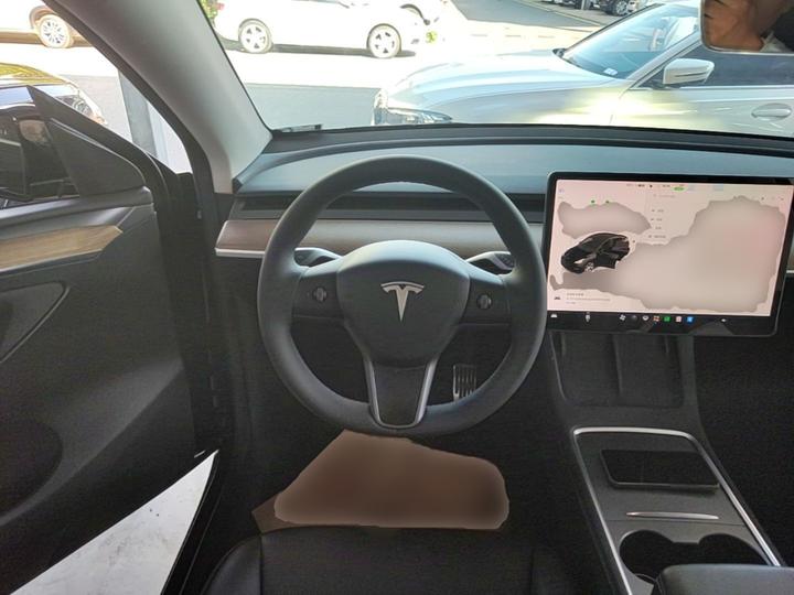 Model Y 2022 Long Range AWD photo 2