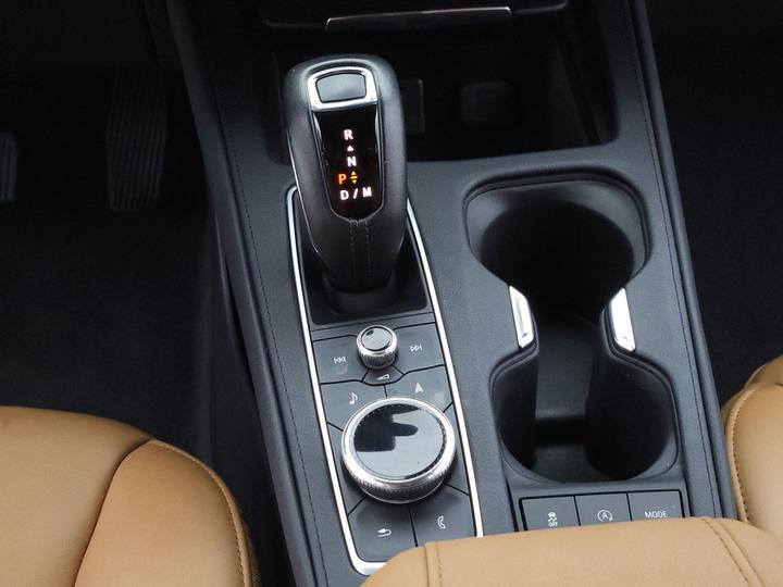 XT4 2018 28T AWD Platinum photo 4