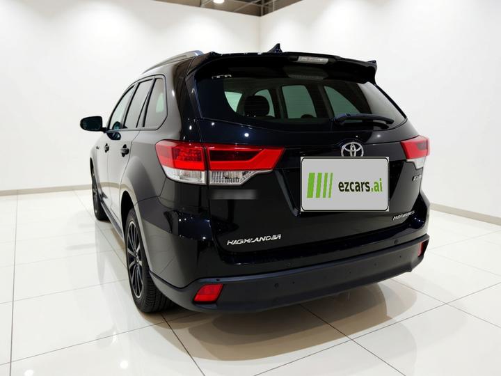Highlander 2018 2.0T AWD Luxury 7-Seater China VI photo 4