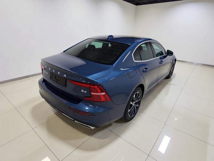 S60 2022 B4 Luxury photo 4
