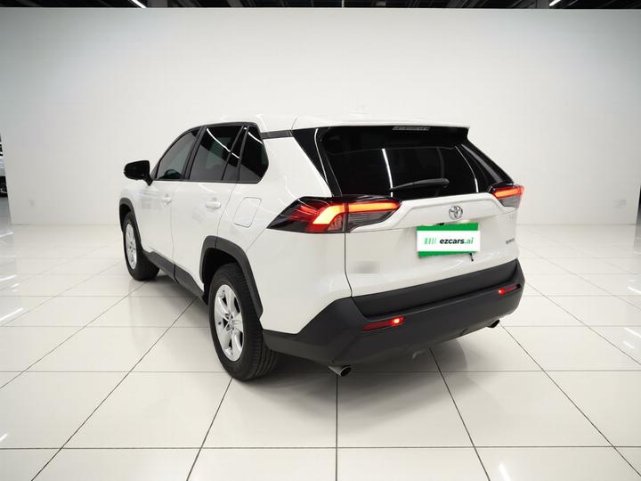 RAV4 2020 2.0L CVT RWD photo 4