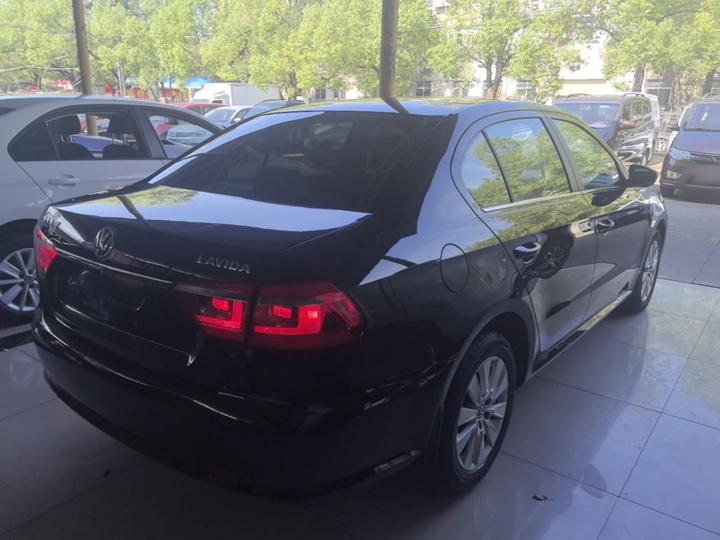 Lavida 2013 Facelift Classic 1.6L AT Comfort photo 6