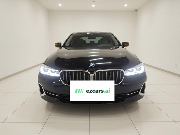 5 Series 2023 530Li Leading Luxury photo 2