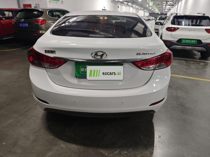 Elantra 2015 1.6L MT Leading photo 3