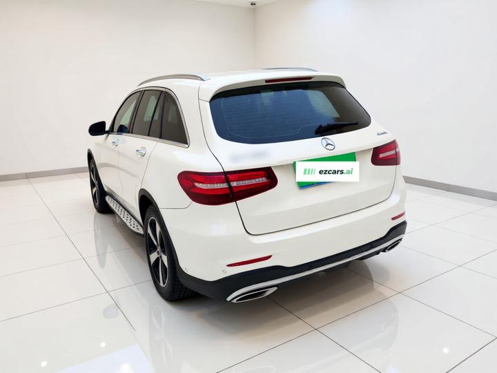 GLC 2018 GLC 260 4MATIC Luxury photo 4