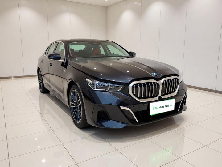 5 Series 2025 525Li M Sport Package photo 3