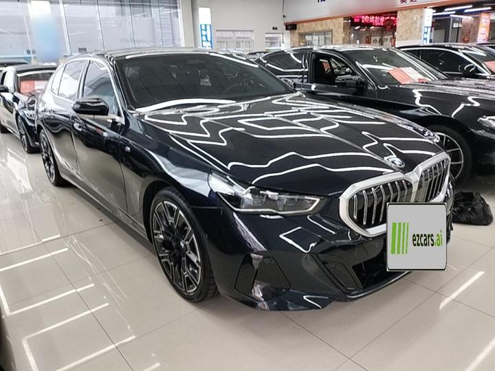 5 Series 2025 530Li Exclusive M Sport Package photo 3