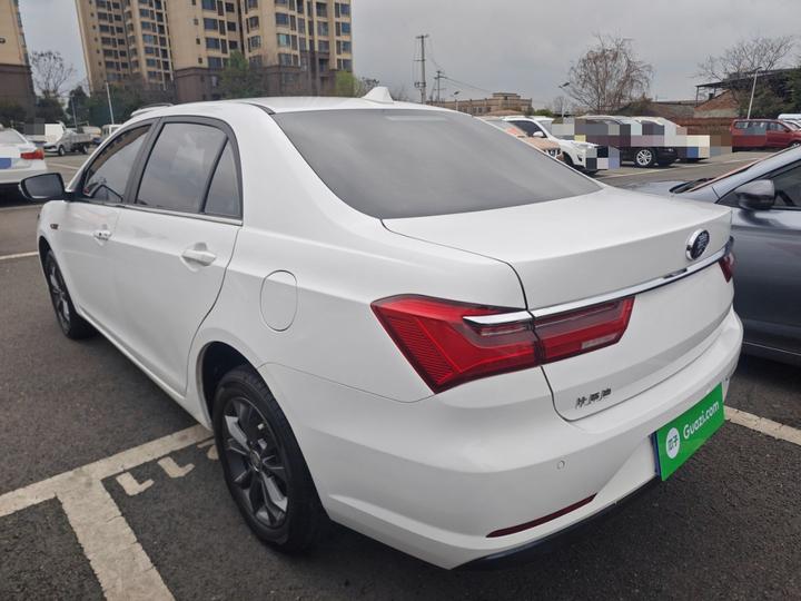 Qin 2019 1.5L AT Premium photo 4