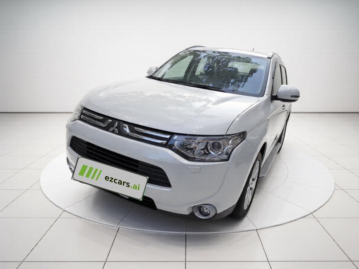 Outlander Imported 2013 2.4L AWD Luxury 5-Seater