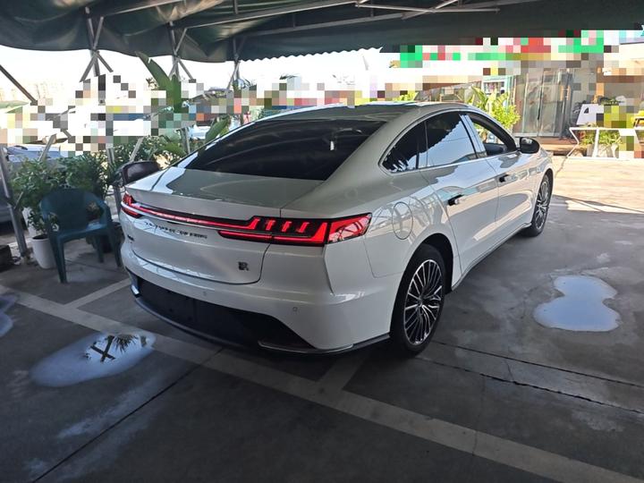 Han 2021 EV Standard Range Luxury photo 4
