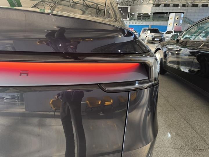 Model Y 2025 RWD photo 7