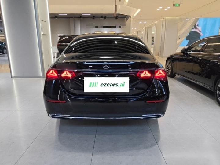 E-Class EV 2024 E 350 e L PHEV photo 5
