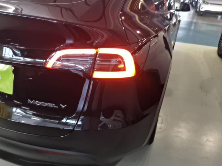 Model Y 2023 RWD photo 7