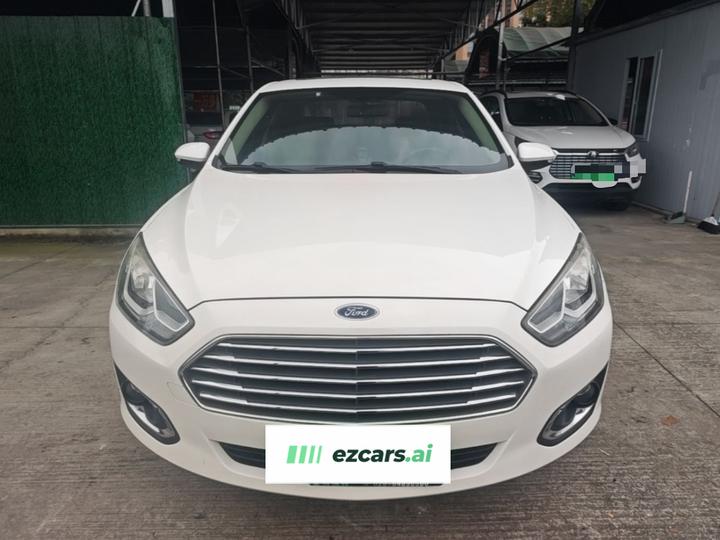 Escort 2015 1.5L MT Fashion photo 2