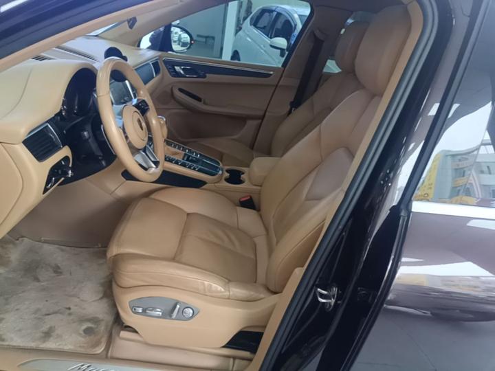 2016 Macan 2.0T photo 6