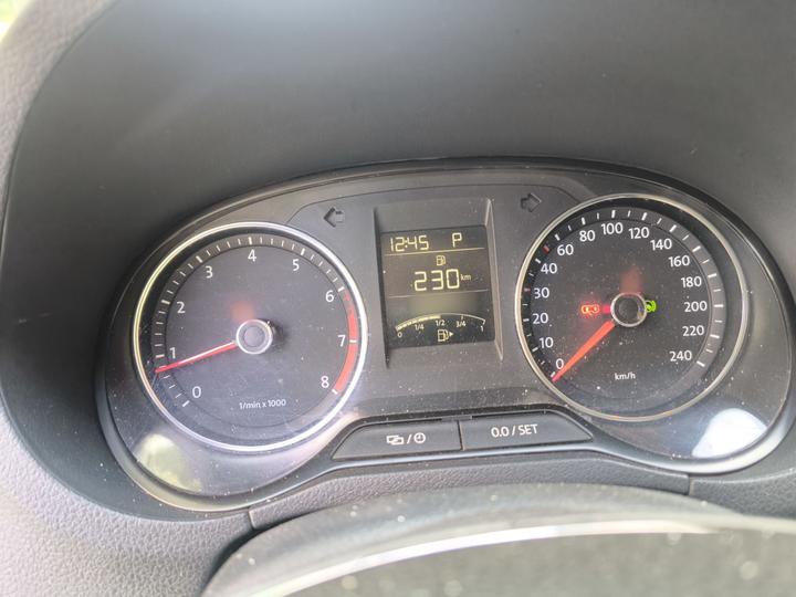 2014 1.6L Cross Polo AT photo 4