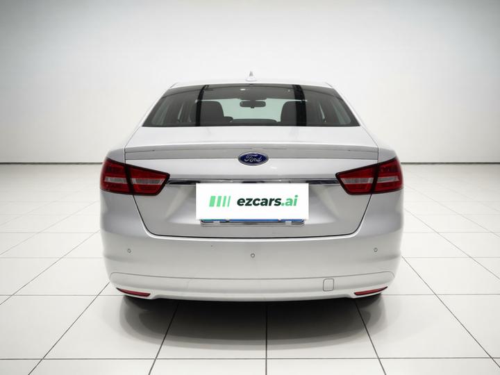 Escort 2015 1.5L AT Fashion photo 5