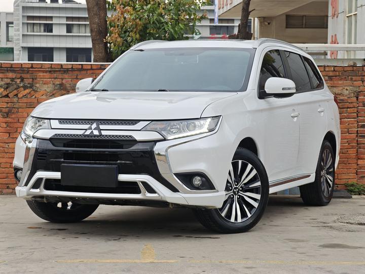 Outlander 2021 2.0L RWD Enjoy 7-Seater