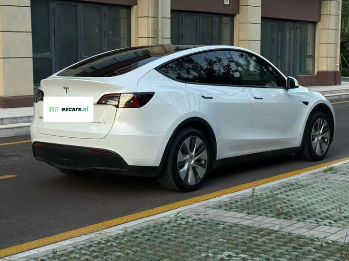 Model Y 2022 RWD photo 6