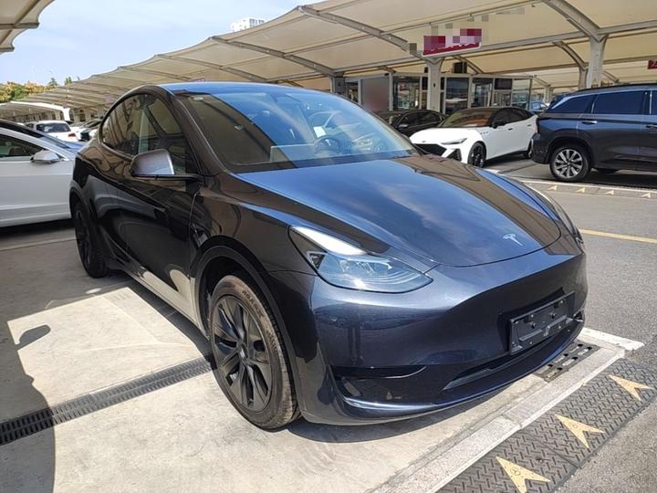 Model Y 2024 RWD photo 3