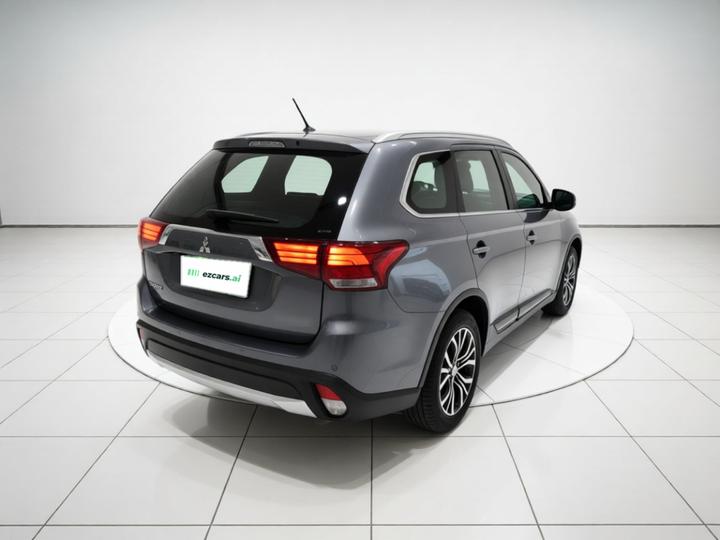 Outlander 2016 2.4L AWD Luxury 7-Seater photo 4