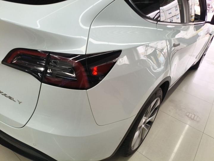 Model Y 2022 Facelift RWD photo 7