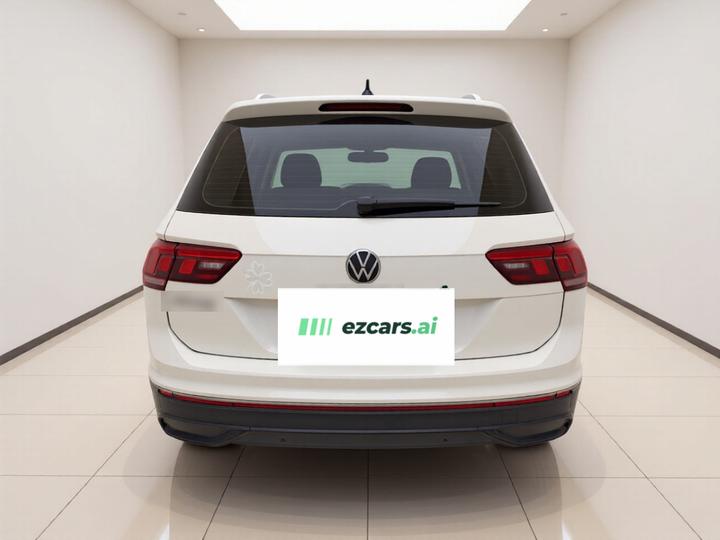 Tiguan L 2025 300TSI AT RWD photo 5
