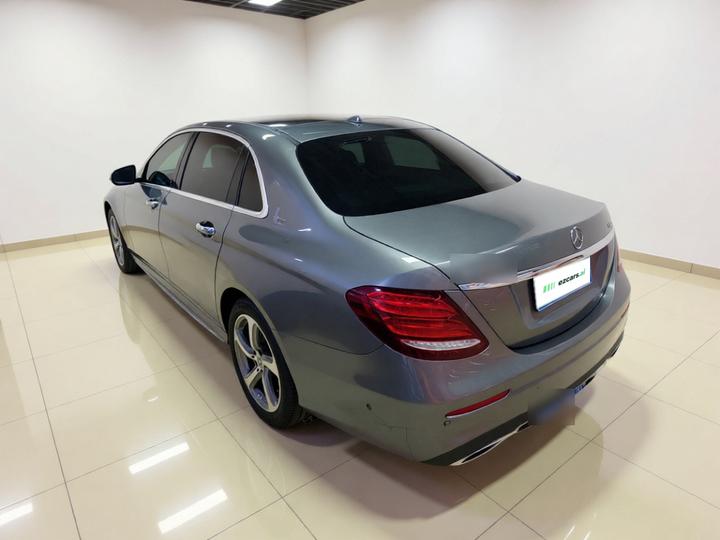 E-Class 2017 E 300 L Sport Luxury photo 4