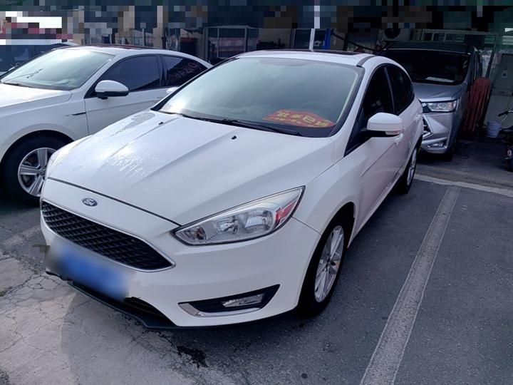 Focus 2017 Hatchback 1.6L AT Fashion