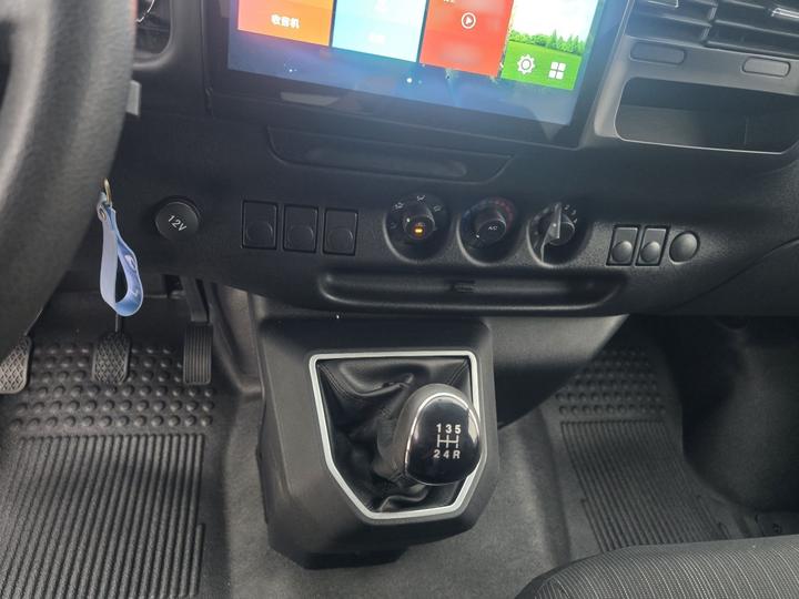 Transit 2019 2.8T Short Wheelbase 3-Seater China VI JX493 photo 6